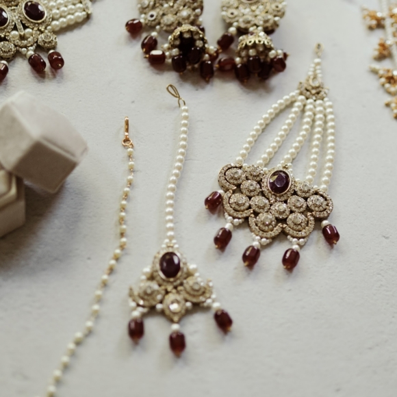 Indian Pakistani Bridal Jewelry Set, 5-Piece - Maroon / Pearl - Picture 8 of 11